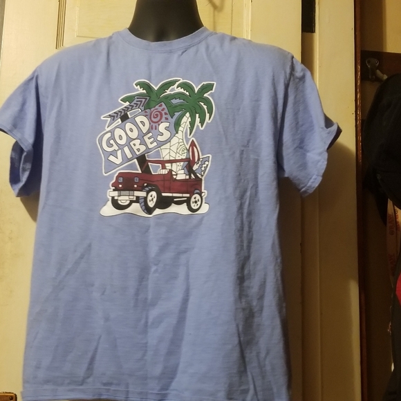 Gildan Other - Good vibes Jeep shirt